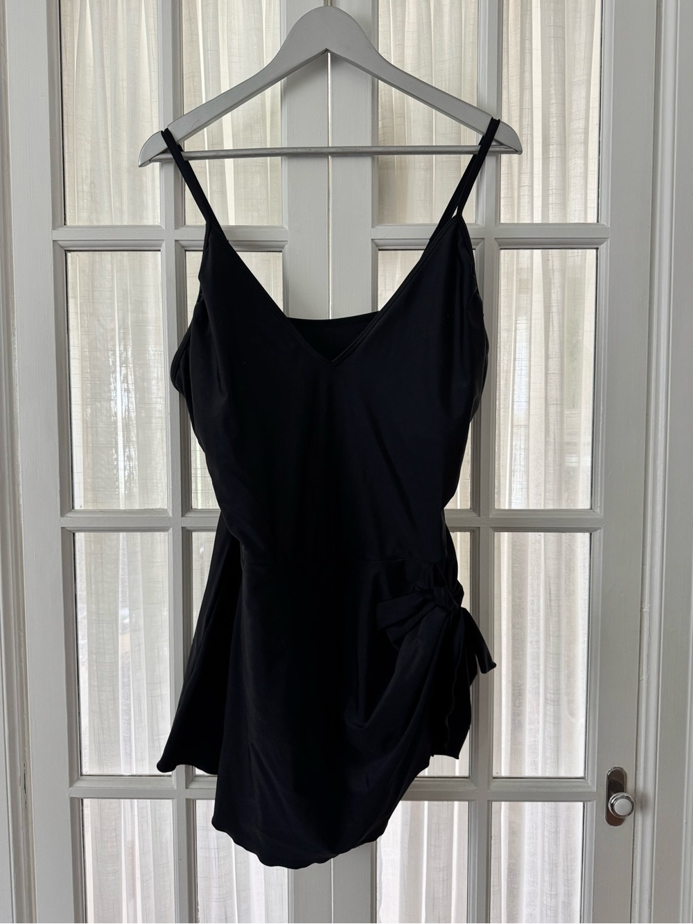 Black V-Neck Skirted One Piece Non-padded Swimdress Swimwear 3X